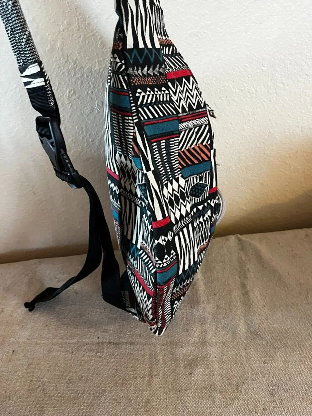 KAVU Unisex Stack Rhombus RugTravel/School/Shopping Rope Bag Sz Lr